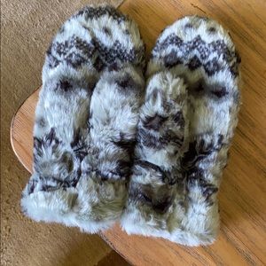 Thick Faux-Fur Mittens